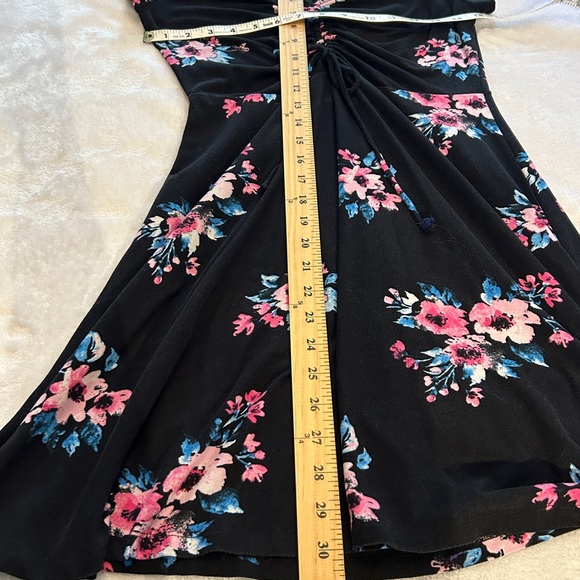 No Boundaries Girls Size 7-9 V-Neck Tie Front Floral Dress - Picture 6 of 11